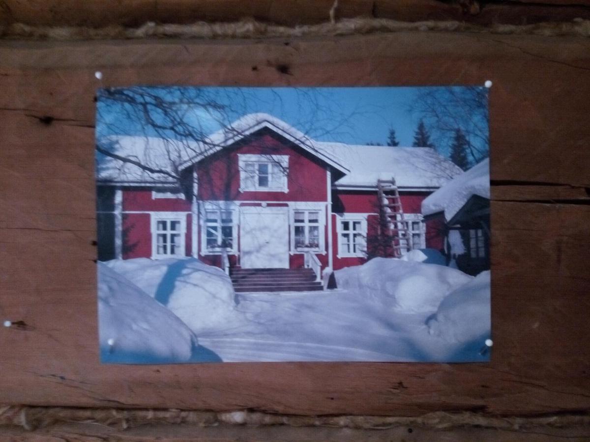 מלון רובניימי Lauri Historical Log House Manor מראה חיצוני תמונה
