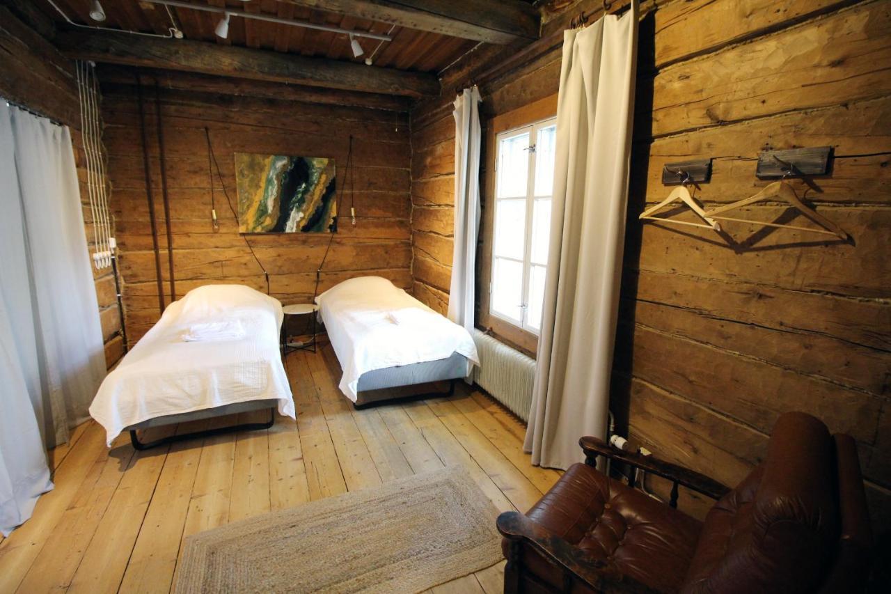 מלון רובניימי Lauri Historical Log House Manor מראה חיצוני תמונה