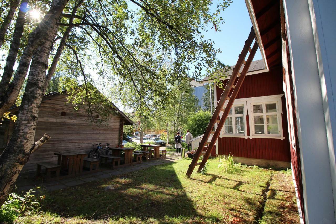מלון רובניימי Lauri Historical Log House Manor מראה חיצוני תמונה